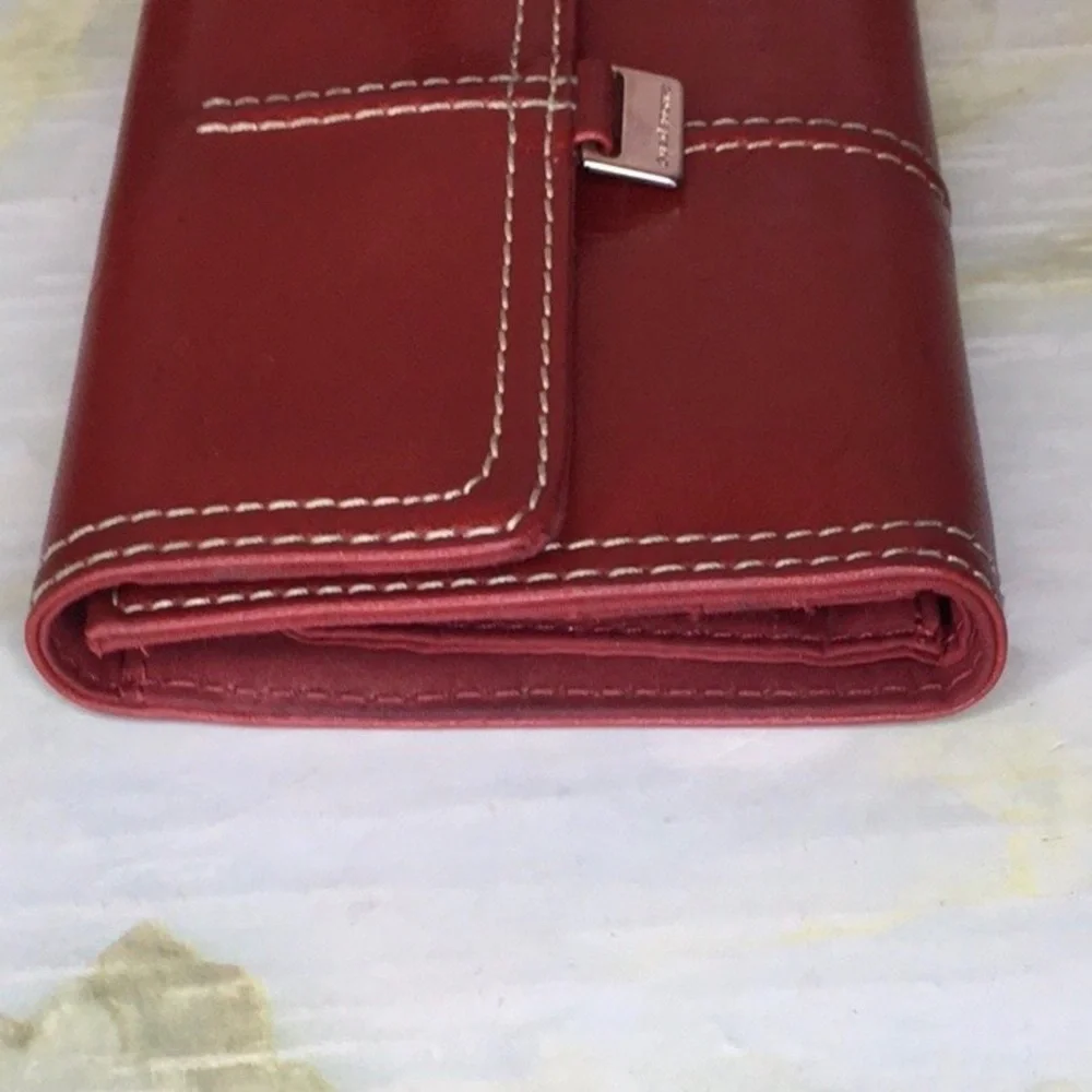 Vintage Y2K Liz Claiborne Dark Red Faux Leather Trifold Wallet